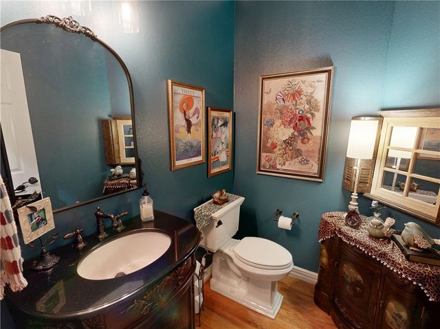 2305 E Whispering Oaks Lane, Fayetteville, AR 72701