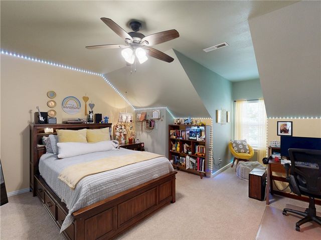 2305 E Whispering Oaks Lane, Fayetteville, AR 72701