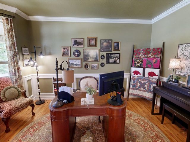 2305 E Whispering Oaks Lane, Fayetteville, AR 72701