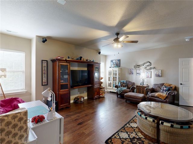 2305 E Whispering Oaks Lane, Fayetteville, AR 72701