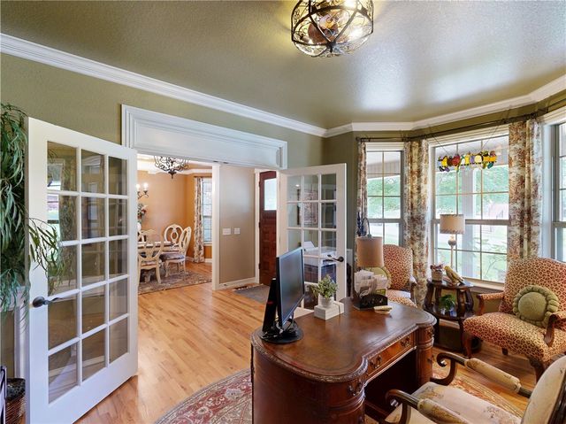 2305 E Whispering Oaks Lane, Fayetteville, AR 72701
