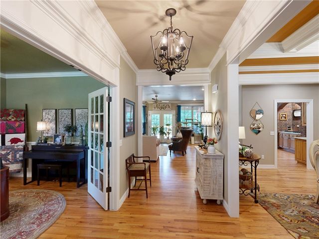 2305 E Whispering Oaks Lane, Fayetteville, AR 72701
