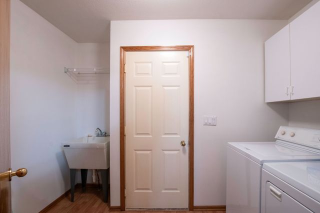 5940 NE 6th Street, Des Moines, IA 50313