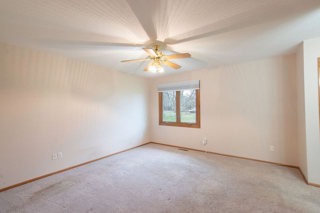 5940 NE 6th Street, Des Moines, IA 50313