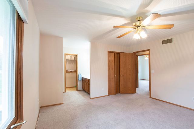 5940 NE 6th Street, Des Moines, IA 50313