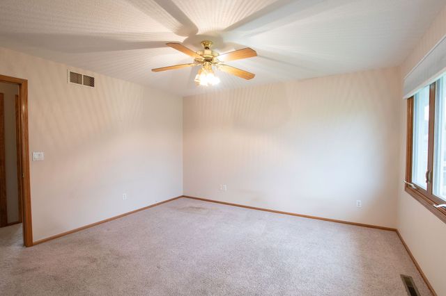 5940 NE 6th Street, Des Moines, IA 50313