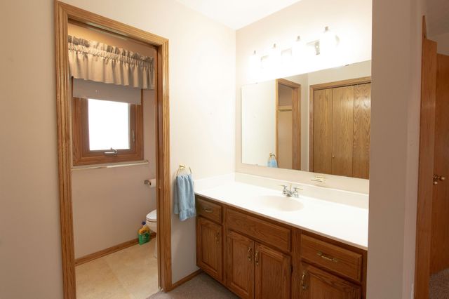 5940 NE 6th Street, Des Moines, IA 50313