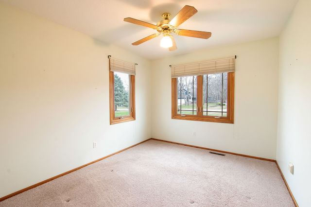 5940 NE 6th Street, Des Moines, IA 50313