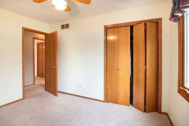 5940 NE 6th Street, Des Moines, IA 50313