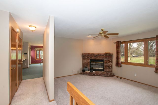 5940 NE 6th Street, Des Moines, IA 50313