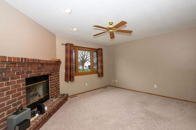 5940 NE 6th Street, Des Moines, IA 50313