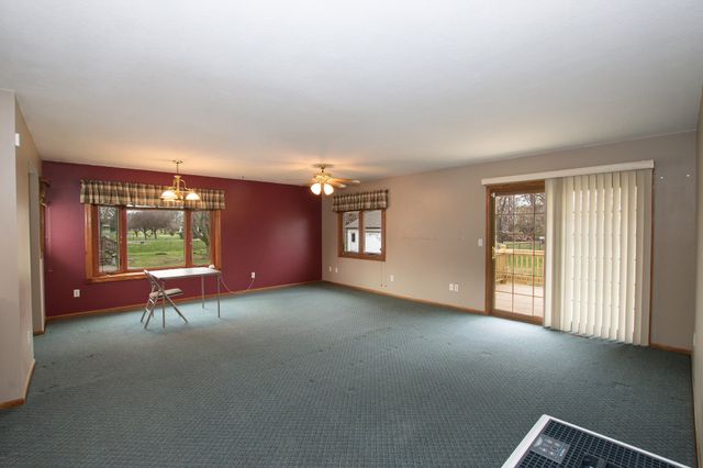 5940 NE 6th Street, Des Moines, IA 50313