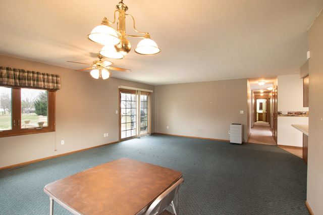 5940 NE 6th Street, Des Moines, IA 50313