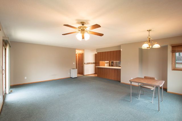 5940 NE 6th Street, Des Moines, IA 50313