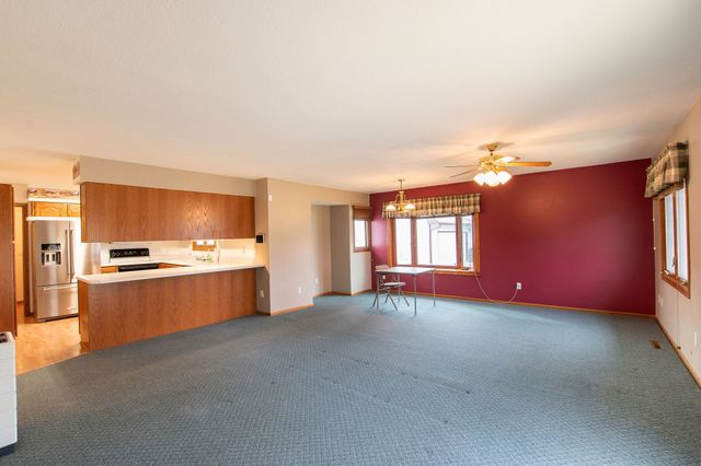 5940 NE 6th Street, Des Moines, IA 50313