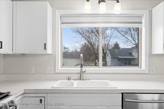 12719 Ontonagon Drive, Dewitt, MI 48820