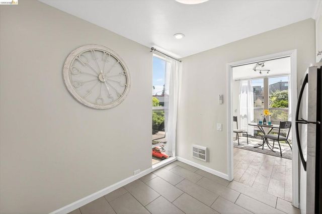 365 Perkins St 201, Oakland, CA 94610