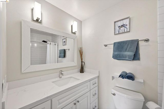 365 Perkins St 201, Oakland, CA 94610