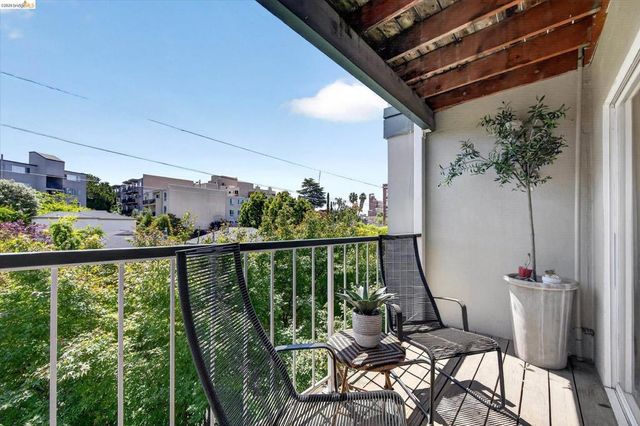 365 Perkins St 201, Oakland, CA 94610