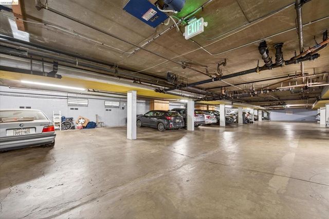 365 Perkins St 201, Oakland, CA 94610