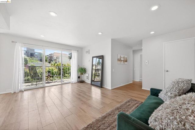365 Perkins St 201, Oakland, CA 94610