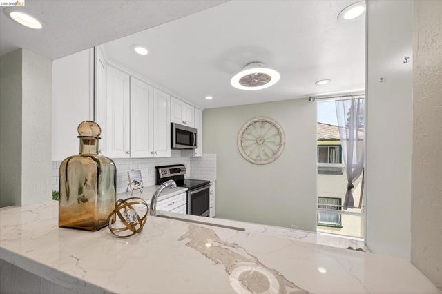 365 Perkins St 201, Oakland, CA 94610