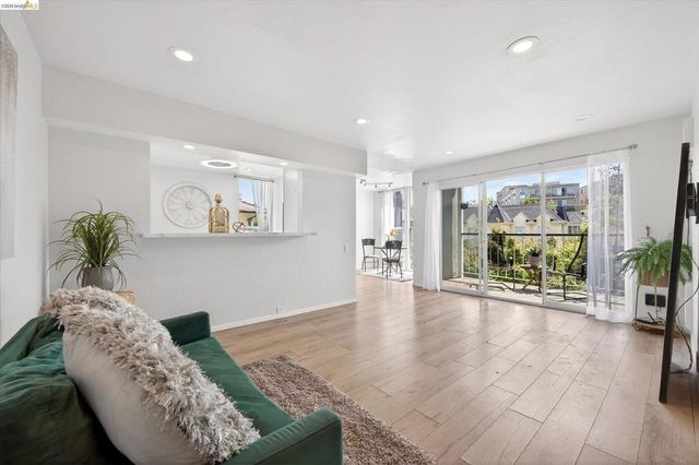 365 Perkins St 201, Oakland, CA 94610