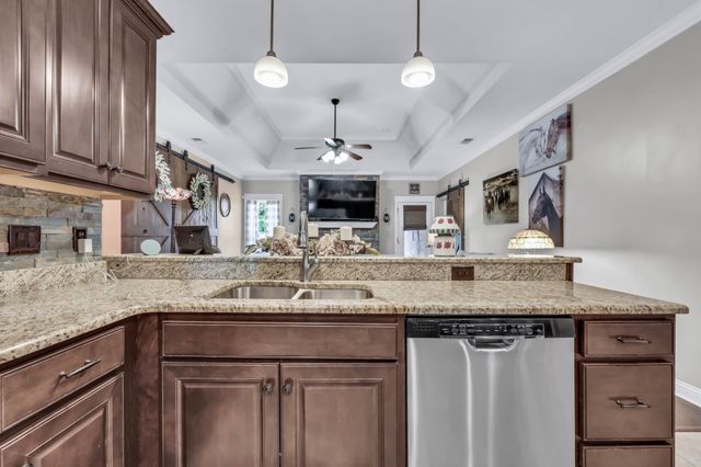 253 Dorchester Cir, Clarksville, TN 37043