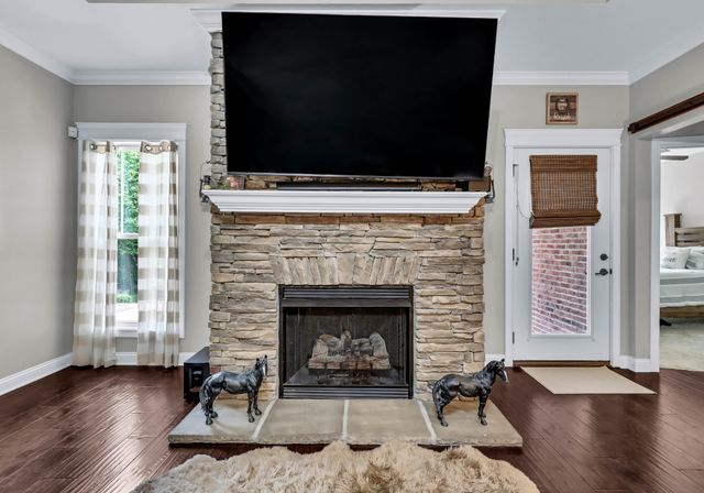 253 Dorchester Cir, Clarksville, TN 37043