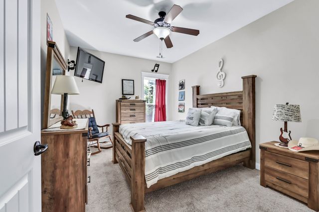 253 Dorchester Cir, Clarksville, TN 37043
