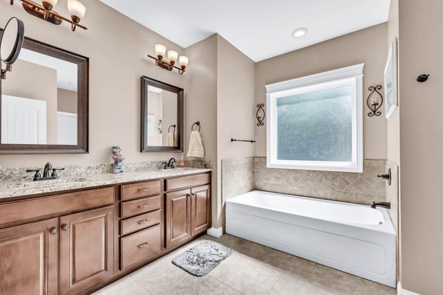 253 Dorchester Cir, Clarksville, TN 37043