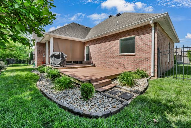 253 Dorchester Cir, Clarksville, TN 37043