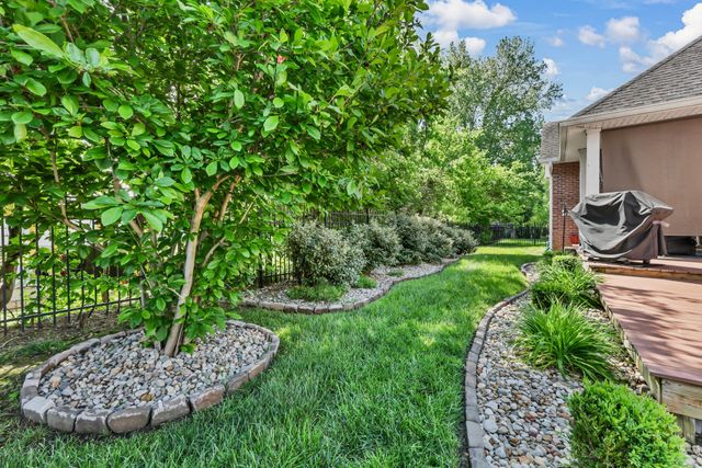 253 Dorchester Cir, Clarksville, TN 37043