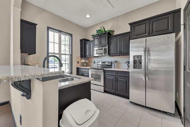 253 Dorchester Cir, Clarksville, TN 37043