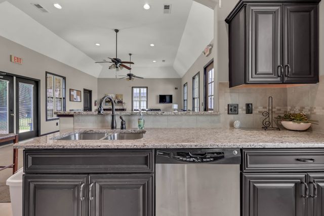 253 Dorchester Cir, Clarksville, TN 37043