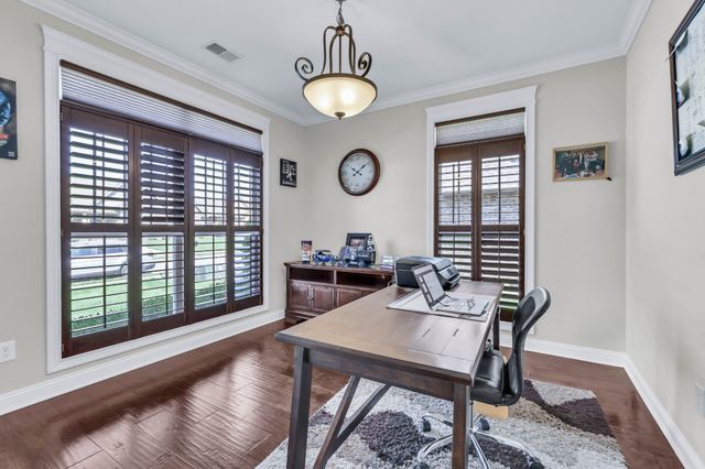 253 Dorchester Cir, Clarksville, TN 37043