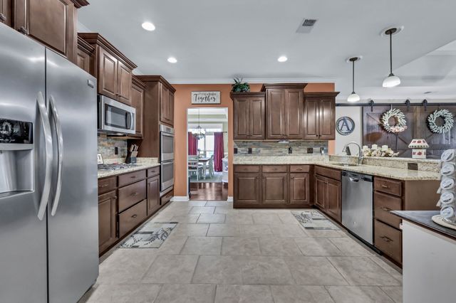 253 Dorchester Cir, Clarksville, TN 37043