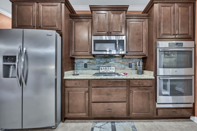 253 Dorchester Cir, Clarksville, TN 37043