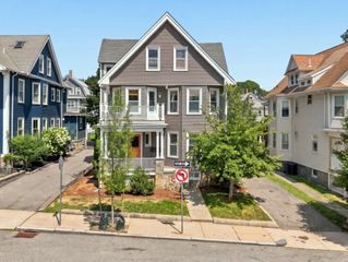 39 Ainsworth St, Boston, MA 02131
