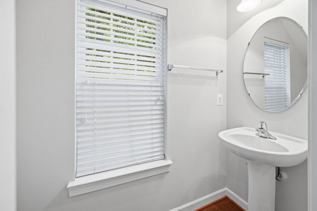 2584 EASTBOURNE DR, Woodbridge, VA 22191