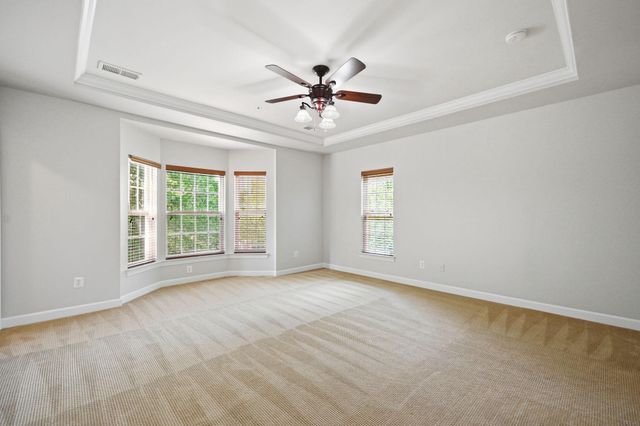 2584 EASTBOURNE DR, Woodbridge, VA 22191