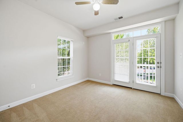 2584 EASTBOURNE DR, Woodbridge, VA 22191