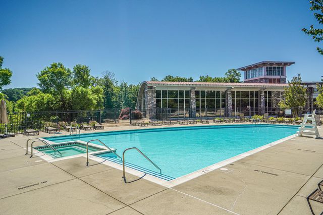 2584 EASTBOURNE DR, Woodbridge, VA 22191