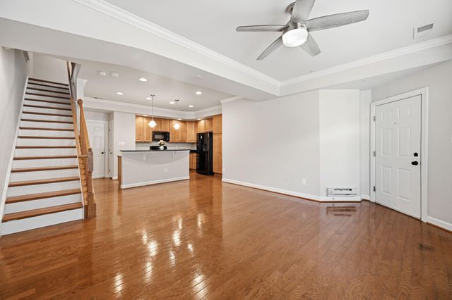 2584 EASTBOURNE DR, Woodbridge, VA 22191