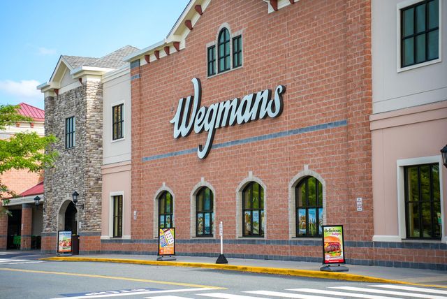 2584 EASTBOURNE DR, Woodbridge, VA 22191