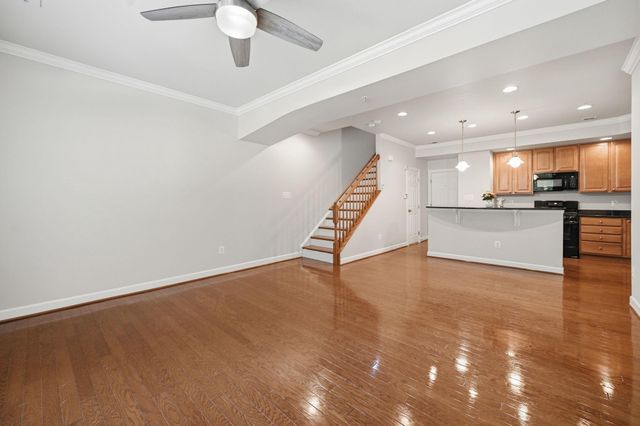 2584 EASTBOURNE DR, Woodbridge, VA 22191