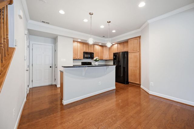 2584 EASTBOURNE DR, Woodbridge, VA 22191