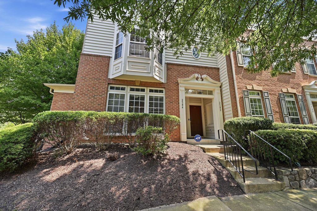 2584 EASTBOURNE DR, Woodbridge, VA 22191