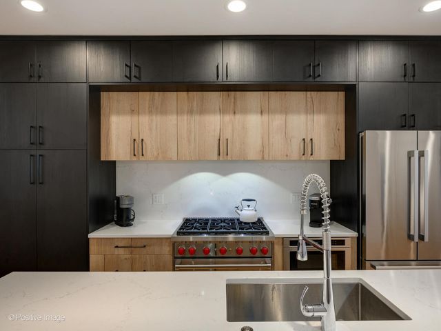 2044 W Rice Street 1, Chicago, IL 60622