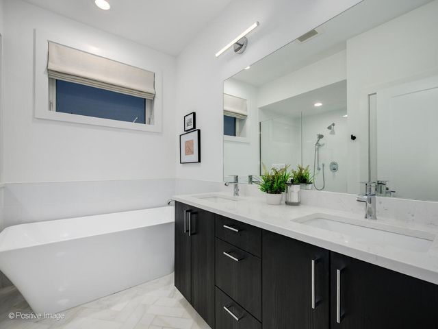 2044 W Rice Street 1, Chicago, IL 60622